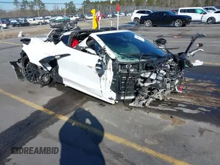 2022 Chevrolet Corvette 2LT z VIN 1G1YB2D44N5110042, wystawiony jako IAAI lot #41362243 z przebiegiem 10 010 mil mil oraz . Historia ofert i sprzedaży dostępna na DreamBid. Obrazek 1.