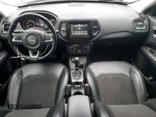 2020 Jeep Compass Latitude z VIN 3C4NJDBB2LT148795, wystawiony jako Copart lot #71754904 z przebiegiem 74 822 mil mil oraz Szkoda całkowita • Salvage title. Historia ofert i sprzedaży dostępna na DreamBid. Obrazek 8.