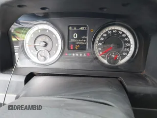 2015 Ram 1500 Tradesman z VIN 3C6JR6AT2FG612072, wystawiony jako IAAI lot #42471297 z przebiegiem 195 328 mil mil oraz . Historia ofert i sprzedaży dostępna na DreamBid. Obrazek 7.