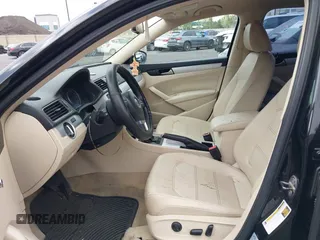 2012 Volkswagen Passat SE с VIN 1VWBP7A37CC095307, выставлен на аукционе IAAI как лот 42123857 с пробегом 140 041 миль миль и . История ставок и продаж доступна на DreamBid. Изображение 5.
