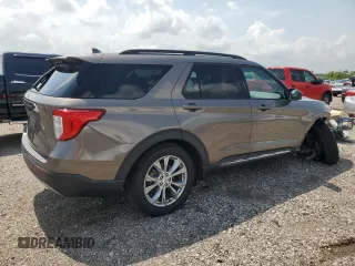 2021 Ford Explorer XLT with VIN 1FMSK7DH2MGA04636, listed as a Copart auction lot 54262005 with 55,575 mi miles and Salvage Title. Bid and sale history available at carsss.com. Image 3.