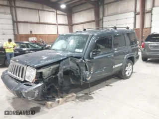 2008 Jeep Commander Limited with VIN 1J8HG58238C111369, listed as a IAAI auction lot 41843591 with 82,276 mi miles. Bid and sale history available at carsss.com. Image 2.