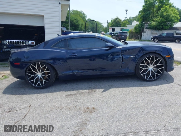 2010 Chevrolet Camaro 2SS z VIN 2G1FK1EJ9A9225884, wystawiony jako IAAI lot #42294998 z przebiegiem 197 908 mil mil oraz . Historia ofert i sprzedaży dostępna na DreamBid. Obrazek 14.