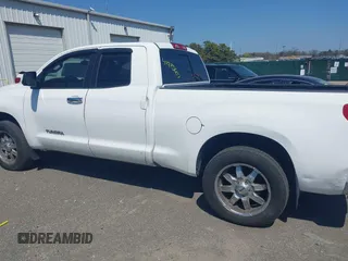 2011 Toyota Tundra 4WD Truck with VIN 5TFUM5F15BX023822, listed as a IAAI auction lot 42125607 with 194,779 mi miles. Bid and sale history available at carsss.com. Image 14.