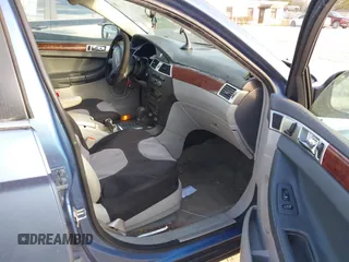 2007 Chrysler Pacifica Touring with VIN 2A8GM68XX7R323987, listed as a IAAI auction lot 41445487 with 171,533 mi miles. Bid and sale history available at carsss.com. Image 5.