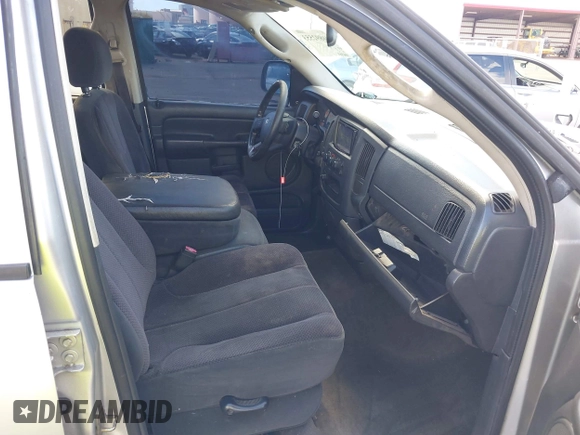2005 Dodge 3500 SLT z VIN 3D7LS38C15G791333, wystawiony jako IAAI lot #40892553 z przebiegiem 188 933 mil mil oraz . Historia ofert i sprzedaży dostępna na DreamBid. Obrazek 5.