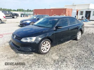 2013 Volkswagen Jetta SE z VIN 3VWDP7AJ5DM389618, wystawiony jako IAAI lot #42229952 z przebiegiem 190 890 mil mil oraz . Historia ofert i sprzedaży dostępna na DreamBid. Obrazek 2.