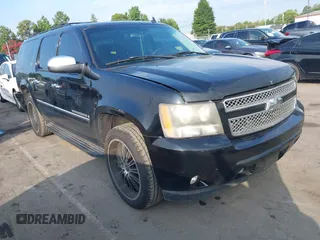 2008 Chevrolet Suburban LTZ with VIN 1GNFK16378R122767, listed as a IAAI auction lot 42689521 with 284,712 mi miles and . Bid and sale history available at DreamBid. Image 1.