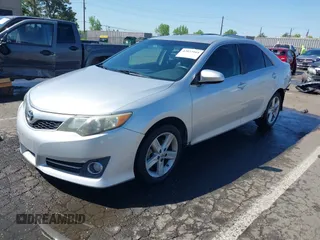 2013 Toyota Camry L with VIN 4T1BF1FK4DU247215, listed as a IAAI auction lot 42033164 with 185,908 mi miles. Bid and sale history available at carsss.com. Image 18.