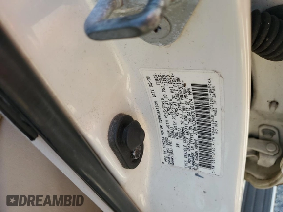 2000 Lexus LX 470 with VIN JT6HT00W2Y0106774, listed as a Copart auction lot 74762004 with Not Provided miles and Salvage Title. Bid and sale history available at DreamBid. Image 14.