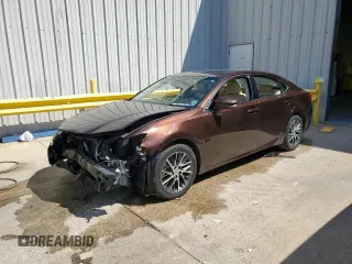 2016 Lexus ES 330 z VIN 58ABK1GG8GU009578, wystawiony jako Copart lot #56295455 z przebiegiem 64 513 mil mil oraz Szkoda całkowita • Salvage title. Historia ofert i sprzedaży dostępna na DreamBid. Obrazek 1.