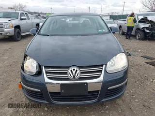 2010 Volkswagen Jetta Sedan S with VIN 3VWJZ7AJ1AM101103, listed as a IAAI auction lot 41727218 with 85,306 mi miles. Bid and sale history available at carsss.com. Image 11.