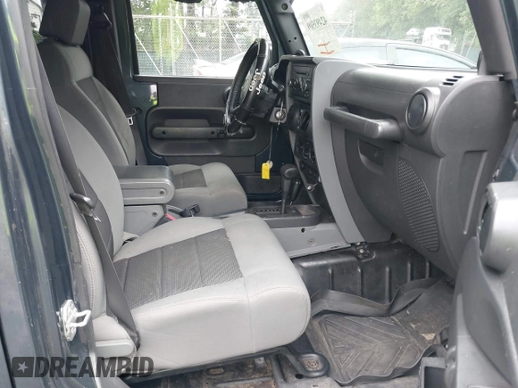 2008 Jeep Wrangler Unlimited X с VIN 1J4GA39178L588637, выставлен на аукционе IAAI как лот 42493509 с пробегом 85 601 миль миль и . История ставок и продаж доступна на DreamBid. Изображение 5.