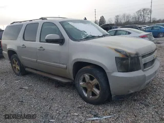 2007 Chevrolet Suburban LTZ with VIN 3GNFK163X7G120252, listed as a IAAI auction lot 41094328 with 1 mi miles. Bid and sale history available at carsss.com. Image 1.