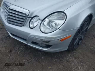 2007 Mercedes-Benz E 350 z VIN WDBUF56X87B133345, wystawiony jako IAAI lot #39859440 z przebiegiem Nie podano mil oraz . Historia ofert i sprzedaży dostępna na DreamBid. Obrazek 6.
