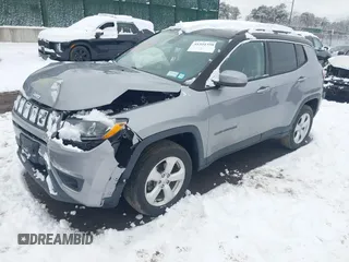 2018 Jeep Compass Altitude with VIN 3C4NJDBB7JT256164, listed as a IAAI auction lot 41551598 with 22,335 mi miles and . Bid and sale history available at carsss.com. Image 17.