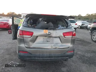 2017 Kia Sorento LX with VIN 5XYPG4A38HG272425, listed as a IAAI auction lot 41083603 with 105,537 mi miles. Bid and sale history available at carsss.com. Image 16.