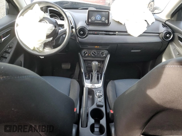 2016 Scion iA z VIN 3MYDLBZV8GY109570, wystawiony jako Copart lot #43939715 z przebiegiem 11 608 mil mil oraz Szkody całkowita. Historia ofert i sprzedaży dostępna na DreamBid. Obrazek 8.
