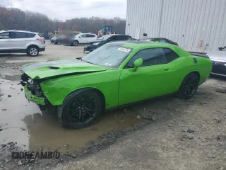 2017 Dodge Challenger SXT z VIN 2C3CDZAG2HH600998, wystawiony jako Copart lot #53380725 z przebiegiem 90 056 mil mil oraz Szkody całkowita. Historia ofert i sprzedaży dostępna na DreamBid. Obrazek 1.