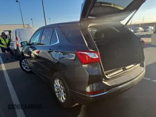 2020 Chevrolet Equinox LT z VIN 2GNAXJEV6L6239808, wystawiony jako IAAI lot #42396785 z przebiegiem 34 395 mil mil oraz . Historia ofert i sprzedaży dostępna na DreamBid. Obrazek 8.
