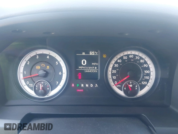 2014 Ram 1500 Express z VIN 1C6RR7FT8ES177941, wystawiony jako IAAI lot #41752264 z przebiegiem 144 400 mil mil oraz . Historia ofert i sprzedaży dostępna na DreamBid. Obrazek 7.