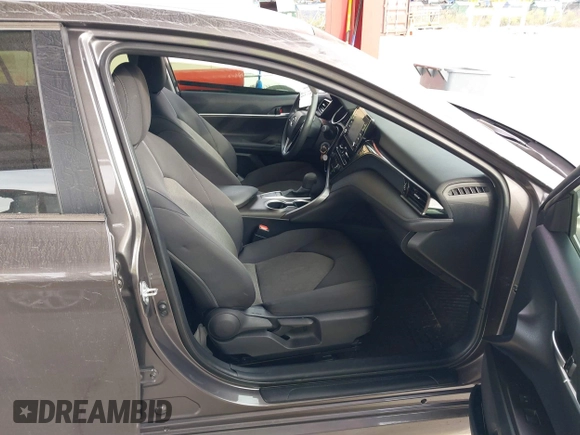 2023 Toyota Camry LE z VIN 4T1C11AK3PU719452, wystawiony jako IAAI lot #38236100 z przebiegiem 34 140 mil mil oraz . Historia ofert i sprzedaży dostępna na DreamBid. Obrazek 5.