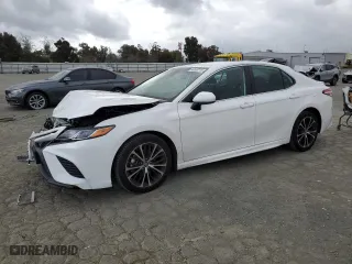 2020 Toyota Camry SE with VIN 4T1G11AK8LU925927, listed as a Copart auction lot 50589115 with 43,815 mi miles and Salvage Title. Bid and sale history available at carsss.com. Image 1.