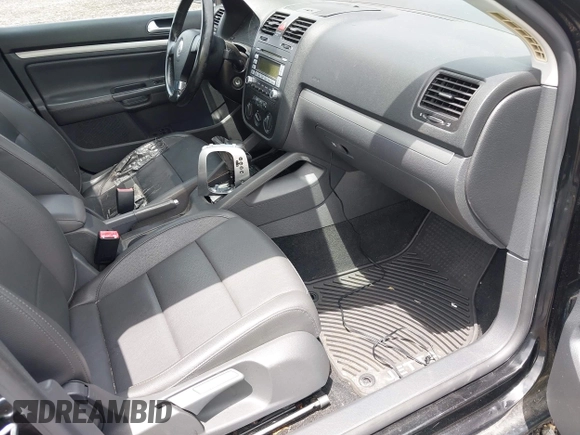 2008 Volkswagen Jetta SE with VIN 3VWRZ71K08M095770, listed as a IAAI auction lot 42552387 with 118,768 mi miles and . Bid and sale history available at DreamBid. Image 5.