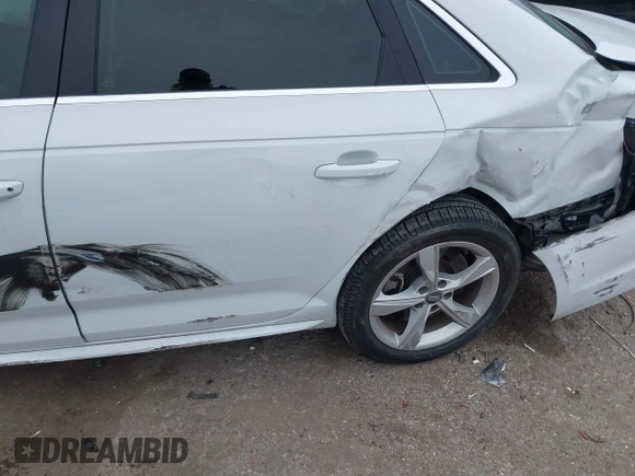 2019 Audi A4 Premium z VIN WAUDNAF4XKA017272, wystawiony jako IAAI lot #41332834 z przebiegiem 68 342 mil mil oraz . Historia ofert i sprzedaży dostępna na DreamBid. Obrazek 6.