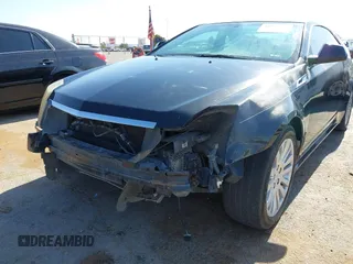 2012 Cadillac CTS z VIN 1G6DA1E30C0140824, wystawiony jako IAAI lot #42426732 z przebiegiem 132 697 mil mil oraz . Historia ofert i sprzedaży dostępna na DreamBid. Obrazek 6.