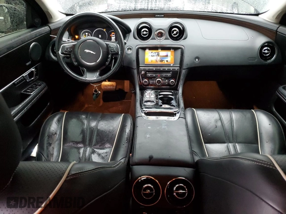 2016 Jaguar XJ R-Sport with VIN SAJWA1C70G8W02383, listed as a Copart auction lot 43961645 with 43,719 mi miles and Salvage title. Bid and sale history available at DreamBid. Image 8.
