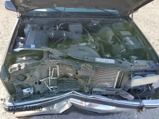 1999 Chevrolet Suburban with VIN 3GNEC16R1XG263524, listed as a Copart auction lot 49686865 with 280,125 mi miles and Salvage Title. Bid and sale history available at carsss.com. Image 13.