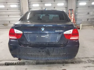 2006 BMW 3 Series 325i with VIN WBAVB13546KX50248, listed as a IAAI auction lot 41901709 with 167,423 mi miles. Bid and sale history available at carsss.com. Image 16.