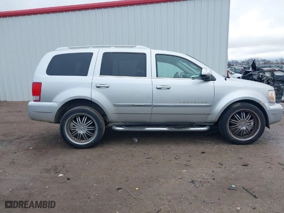 2008 Chrysler Aspen Limited with VIN 1A8HX58N88F136163, listed as a IAAI auction lot 41544496 with NaN miles. Bid and sale history available at carsss.com. Image 13.