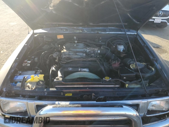 1992 Toyota Pickup DLX с VIN JT4VN13D2N5083484, выставлен на аукционе Copart как лот 44200945 с пробегом 271 613 миль миль и Списание • Salvage title. История ставок и продаж доступна на DreamBid. Изображение 11.