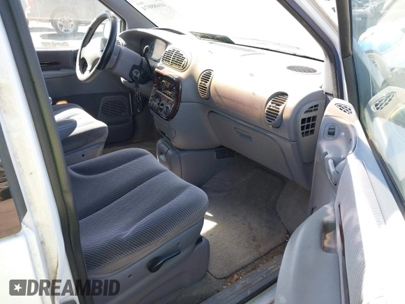 1997 Chrysler Town & Country LXi with VIN 1C4GP54L4VB200600, listed as a IAAI auction lot 41688074 with 1 mi miles. Bid and sale history available at carsss.com. Image 5.
