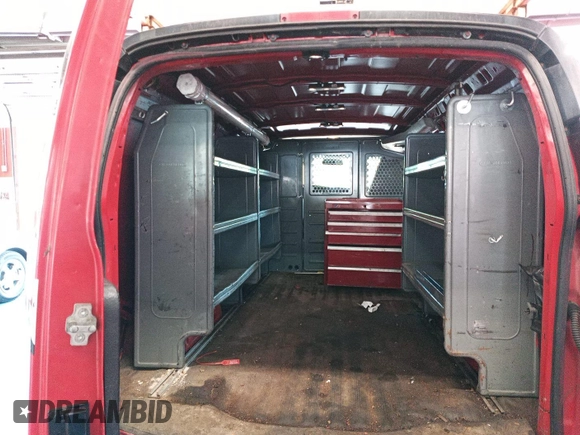 2016 Chevrolet Express Cargo z VIN 1GCWGAFF0G1179930, wystawiony jako IAAI lot #42818734 z przebiegiem 110 425 mil mil oraz . Historia ofert i sprzedaży dostępna na DreamBid. Obrazek 1.