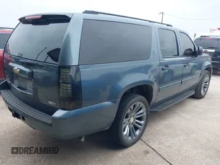 2008 Chevrolet Suburban LS with VIN 1GNFC16008J199742, listed as a IAAI auction lot 42175563 with 288,973 mi miles and . Bid and sale history available at DreamBid. Image 4.