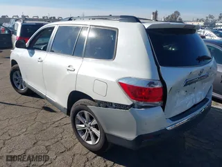 2013 Toyota Highlander with VIN 5TDZK3EH4DS110912, listed as a IAAI auction lot 41369190 with 183,753 mi miles. Bid and sale history available at carsss.com. Image 3.