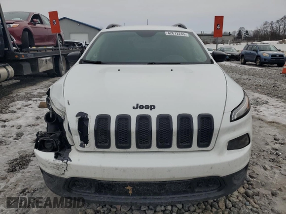 2017 Jeep Cherokee Sport z VIN 1C4PJLAS1HW667195, wystawiony jako Copart lot #42612245 z przebiegiem 129 108 mil mil oraz Szkoda całkowita • Salvage title. Historia ofert i sprzedaży dostępna na DreamBid. Obrazek 5.