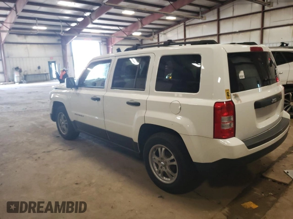 2014 Jeep Patriot Sport with VIN 1C4NJPBA0ED692052, listed as a Copart auction lot 61053555 with Not provided miles and Clean title. Bid and sale history available at DreamBid. Image 2.