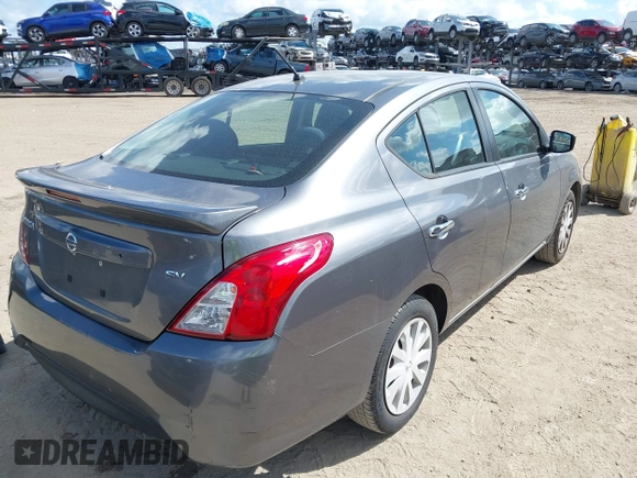 2019 Nissan Versa SV z VIN 3N1CN7AP1KL852367, wystawiony jako IAAI lot #42246462 z przebiegiem 140 456 mil mil oraz . Historia ofert i sprzedaży dostępna na DreamBid. Obrazek 4.