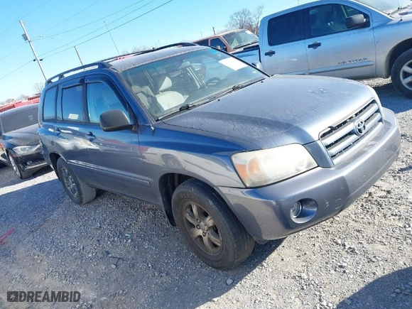 2005 Toyota Highlander with VIN JTEDP21AX50073749, listed as a IAAI auction lot 41682648 with 226,166 mi miles. Bid and sale history available at carsss.com. Image 1.