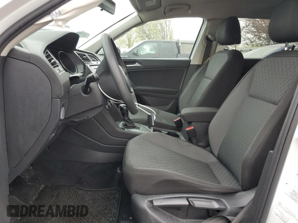 2018 Volkswagen Tiguan S z VIN 3VV1B7AXXJM056479, wystawiony jako Copart lot #53113125 z przebiegiem 99 367 mil mil oraz Szkoda całkowita • Salvage title. Historia ofert i sprzedaży dostępna na DreamBid. Obrazek 7.