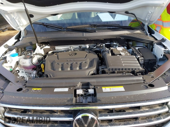 2024 Volkswagen Tiguan S with VIN 3VVRB7AX4RM232229, listed as a IAAI auction lot 41673555 with 333 mi miles and . Bid and sale history available at DreamBid. Image 10.