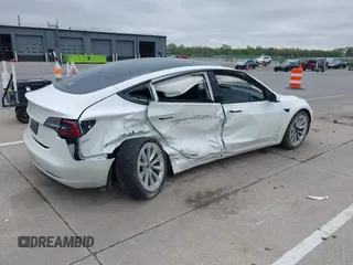 2023 Tesla Model 3 с VIN 5YJ3E1EA3PF563240, выставлен на аукционе IAAI как лот 42190104 с пробегом 32 596 миль миль и . История ставок и продаж доступна на DreamBid. Изображение 4.