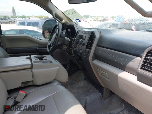2019 Ford Super Duty F-250 SRW XL with VIN 1FTBF2A61KEC81110, listed as a IAAI auction lot 42021256 with 135,323 mi miles. Bid and sale history available at carsss.com. Image 5.