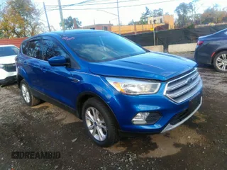 2017 Ford Escape SE with VIN 1FMCU0GD2HUE88197, listed as a IAAI auction lot 40765042 with 87,604 mi miles. Bid and sale history available at carsss.com. Image 1.
