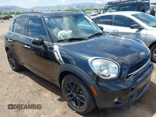 2016 MINI Countryman S z VIN WMWZC3C58GWT08660, wystawiony jako IAAI lot #42407283 z przebiegiem 66 588 mil mil oraz . Historia ofert i sprzedaży dostępna na DreamBid. Obrazek 1.