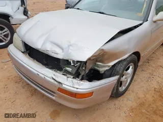 1997 Toyota Avalon XL with VIN 4T1BF12B1VU202935, listed as a IAAI auction lot 41900467 with 274,960 mi miles. Bid and sale history available at carsss.com. Image 6.